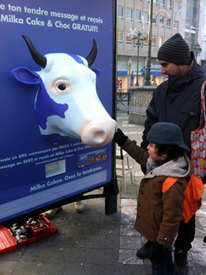 pub 3D vache milka polyester